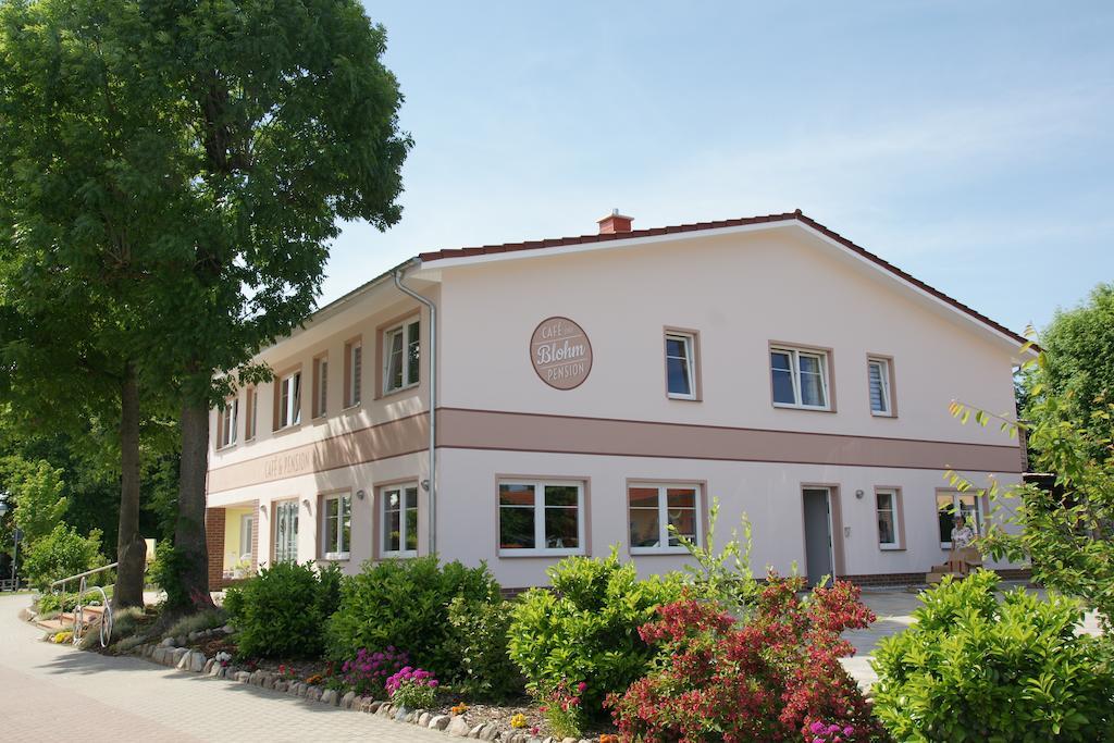 Cafe Und Pension Blohm Greifswald Exterior photo