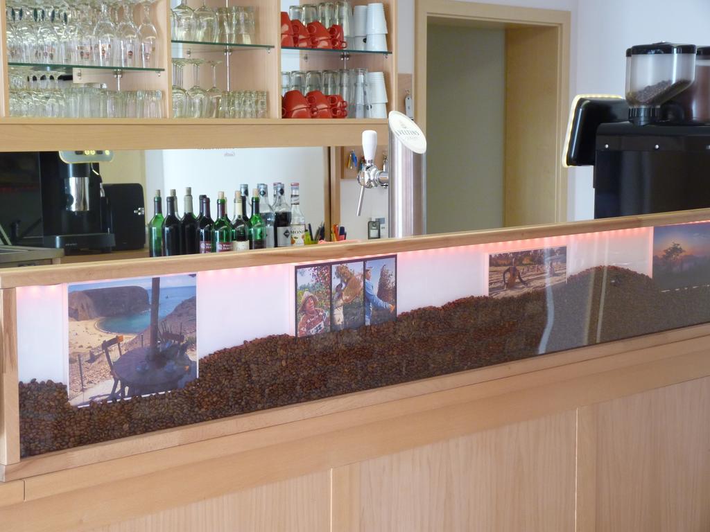 Cafe Und Pension Blohm Greifswald Exterior photo