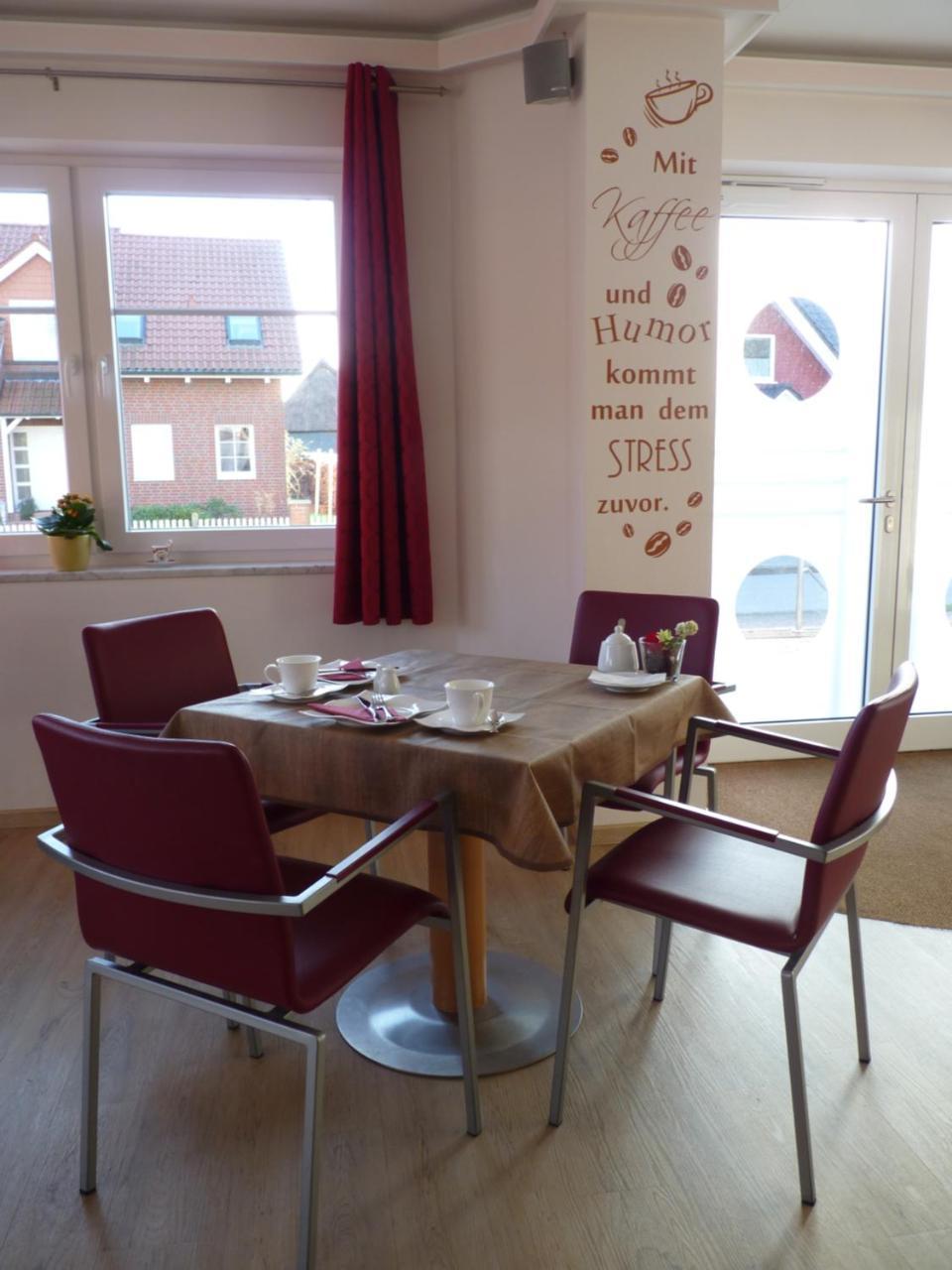 Cafe Und Pension Blohm Greifswald Exterior photo